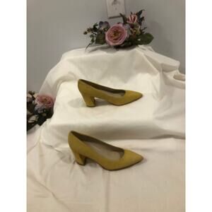Marc Fisher Heels Women 6M Yellow Suede Block Heel Pointed Toe Dress Shoes
